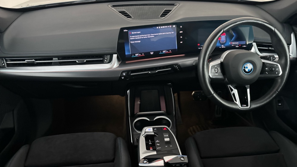 BMW iX1 Image 11