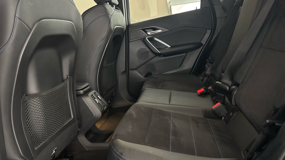 BMW iX1 Image 14