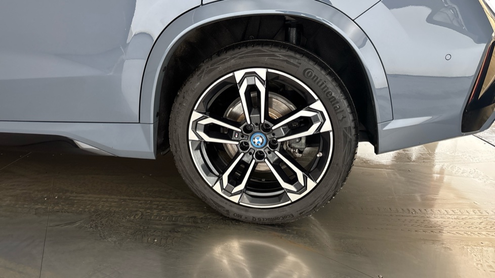 BMW iX1 Image 18