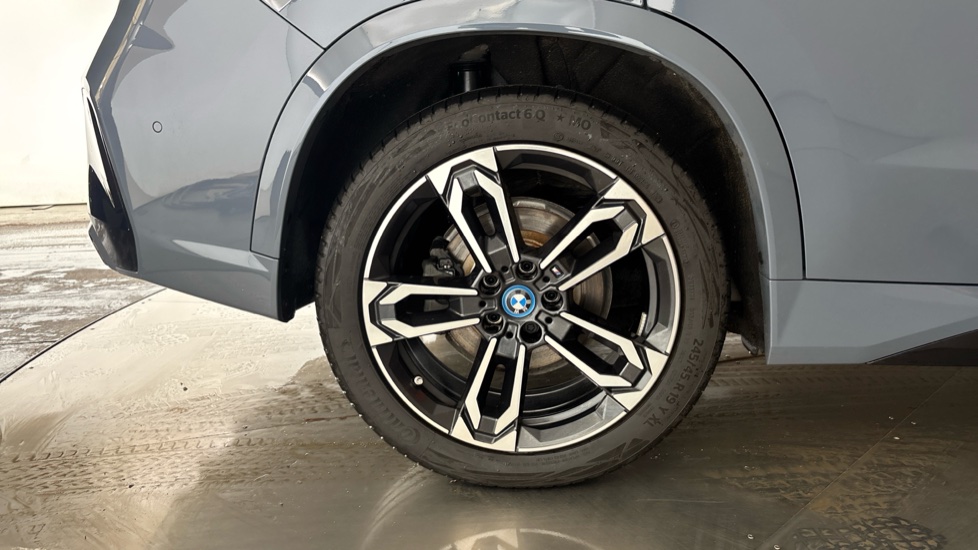 BMW iX1 Image 19