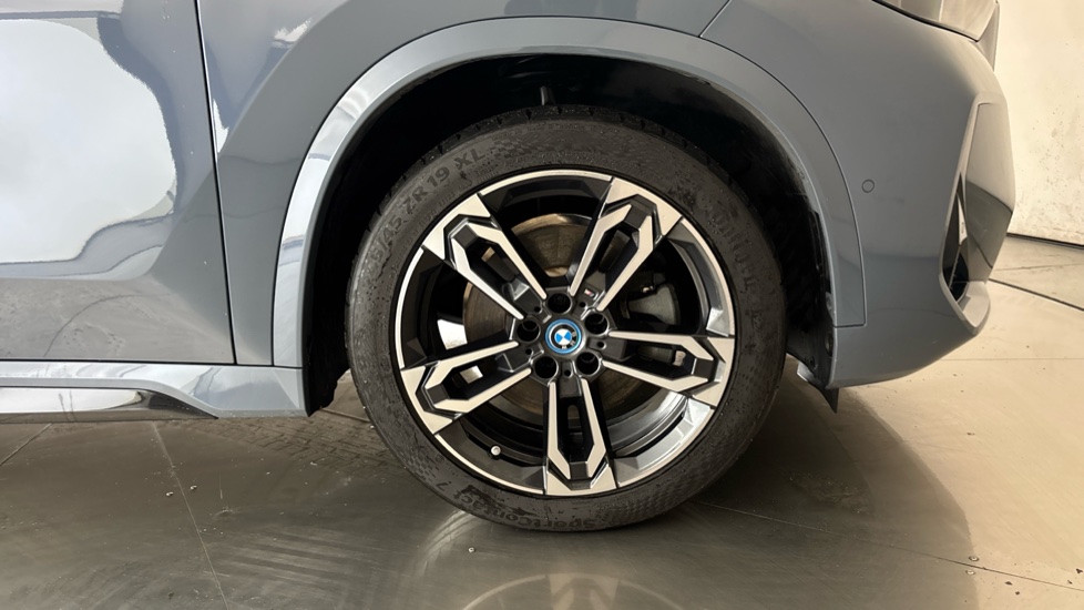 BMW iX1 Image 20