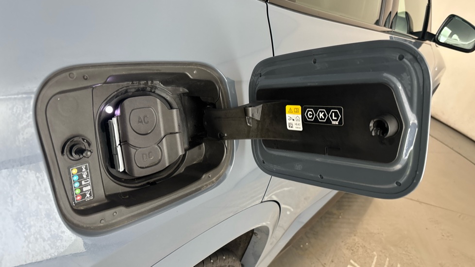 BMW iX1 Image 21