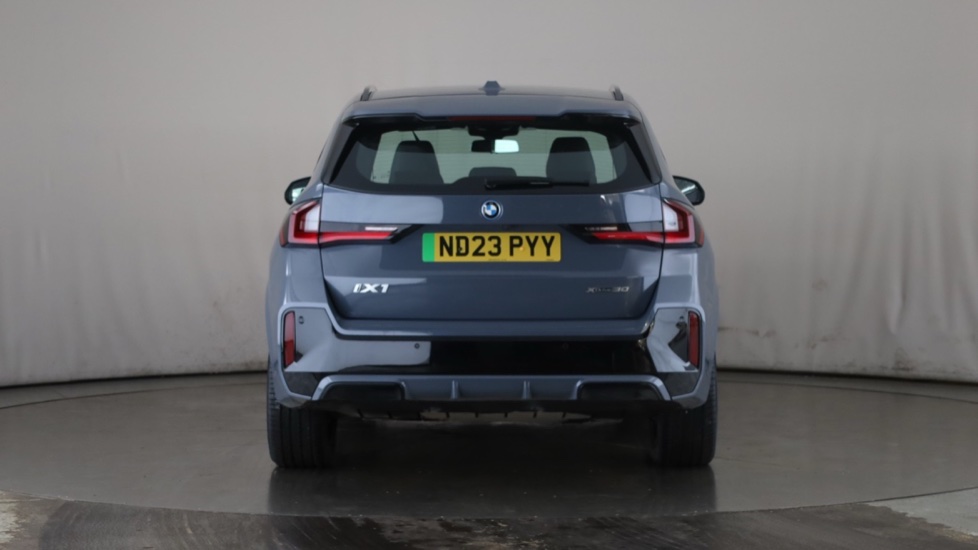 BMW iX1 Image 4