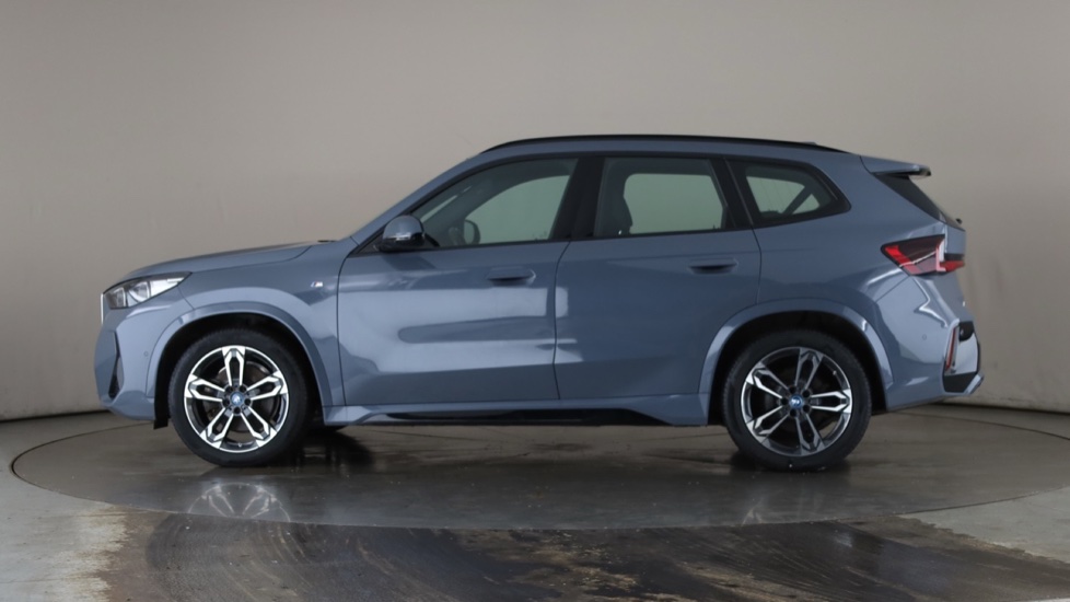 BMW iX1 Image 2