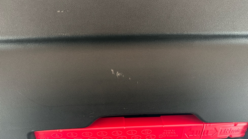 BMW iX1 Scuff