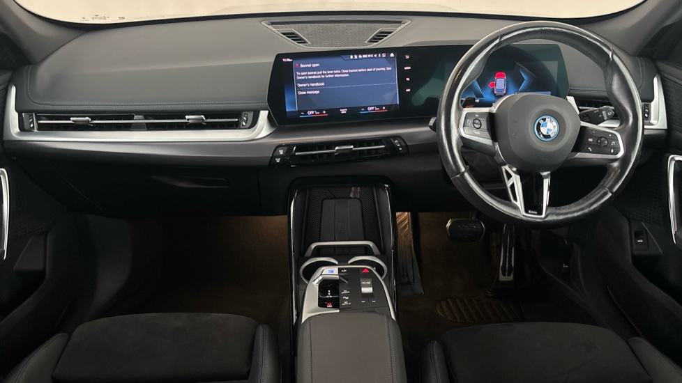 BMW iX1 Image 11