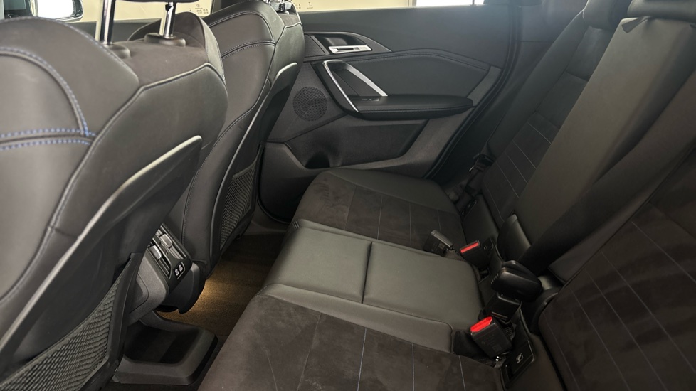 BMW iX1 Image 14