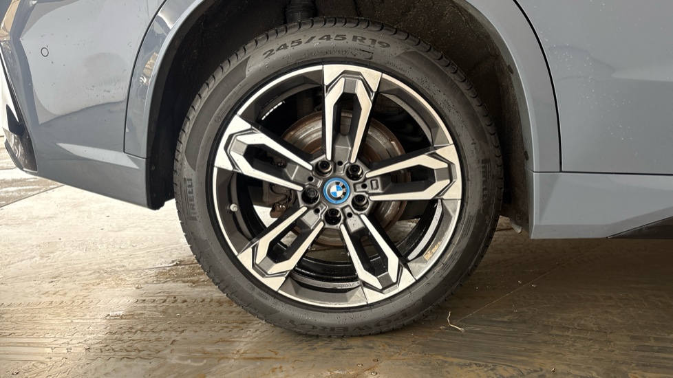 BMW iX1 Image 19