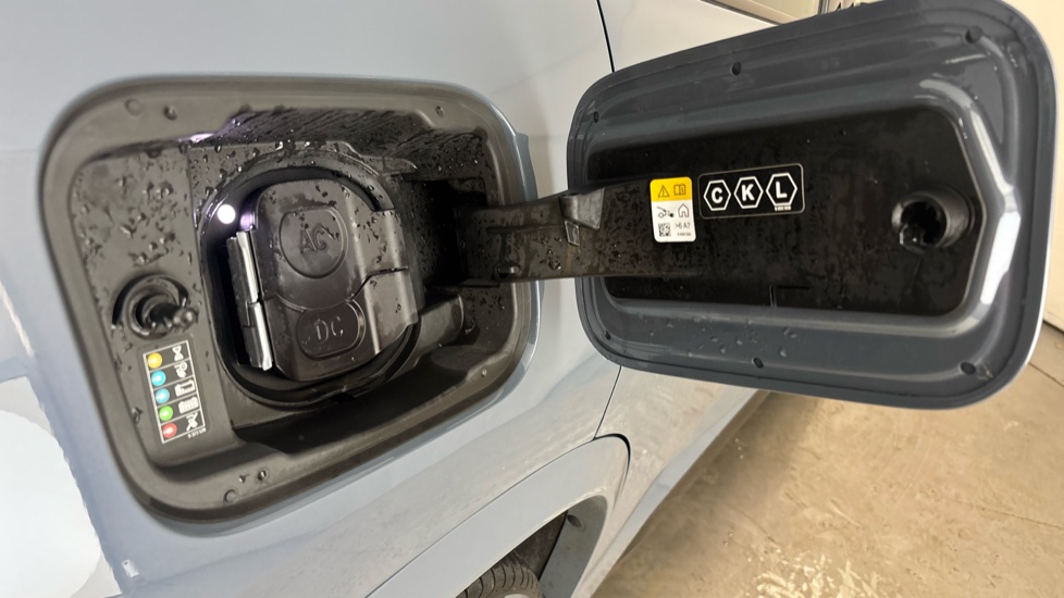 BMW iX1 Image 21