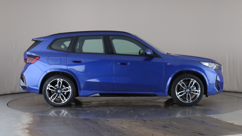 BMW iX1 Image 6