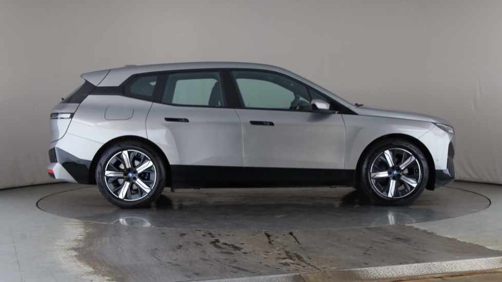 BMW iX Image 6