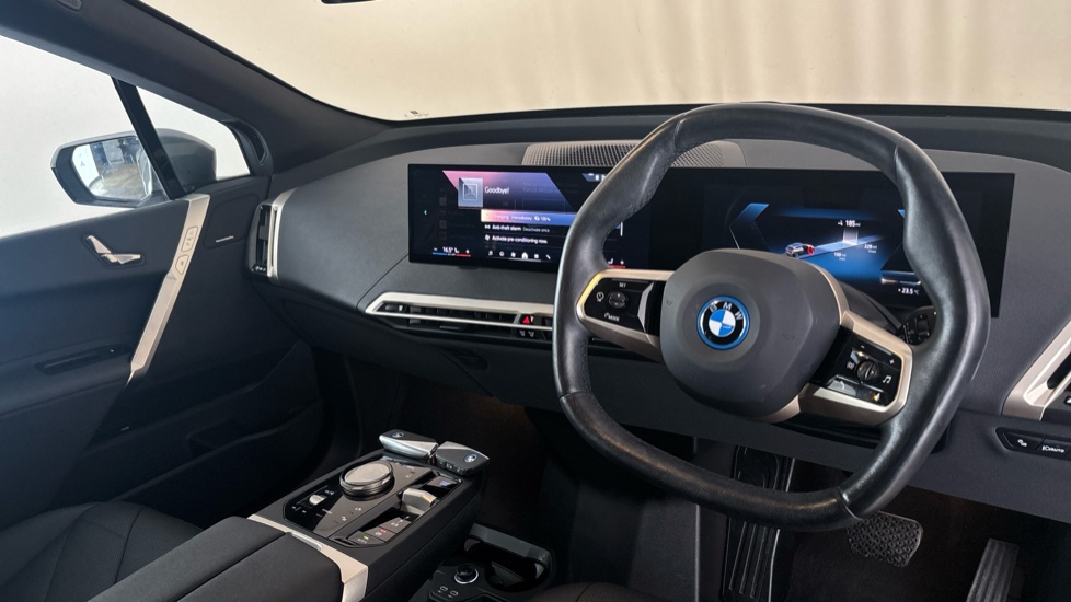 BMW iX Image 9