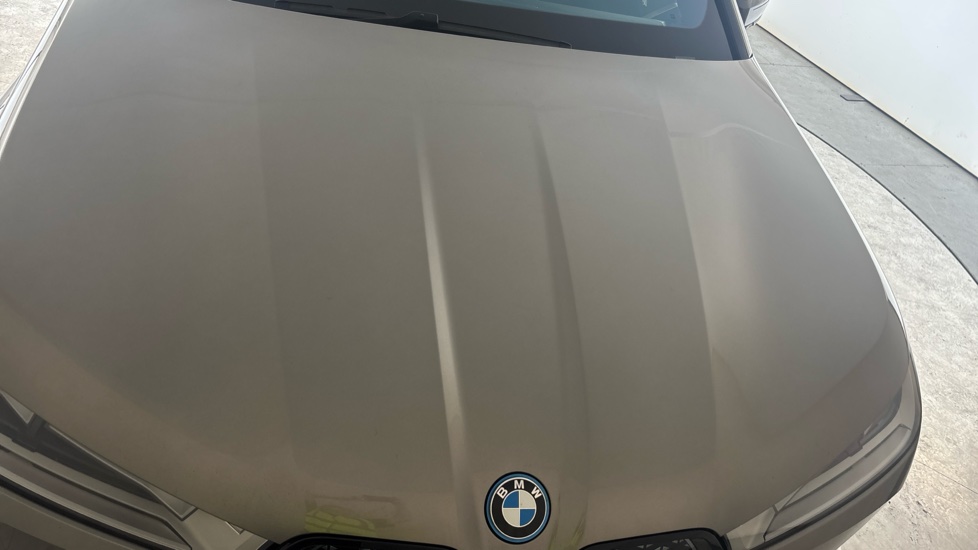 BMW iX Image 16