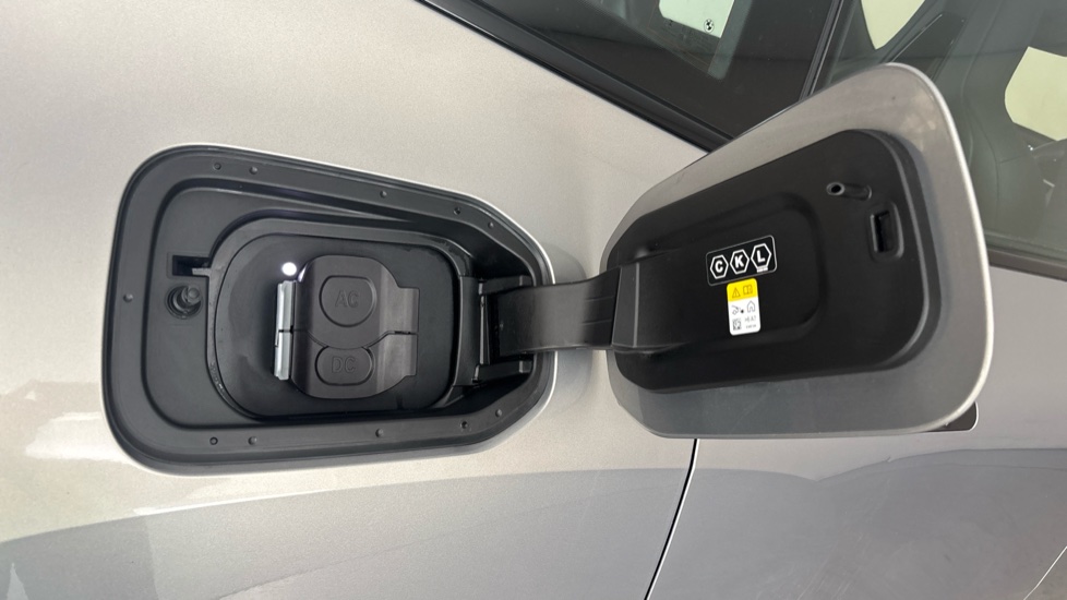 BMW iX Image 21