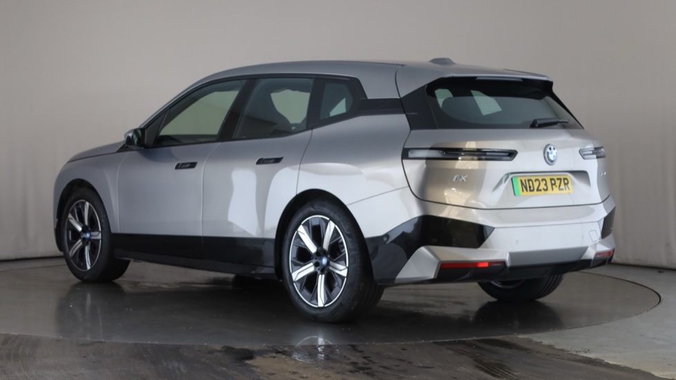 BMW iX Image 3
