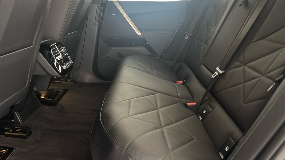 BMW iX Image 14