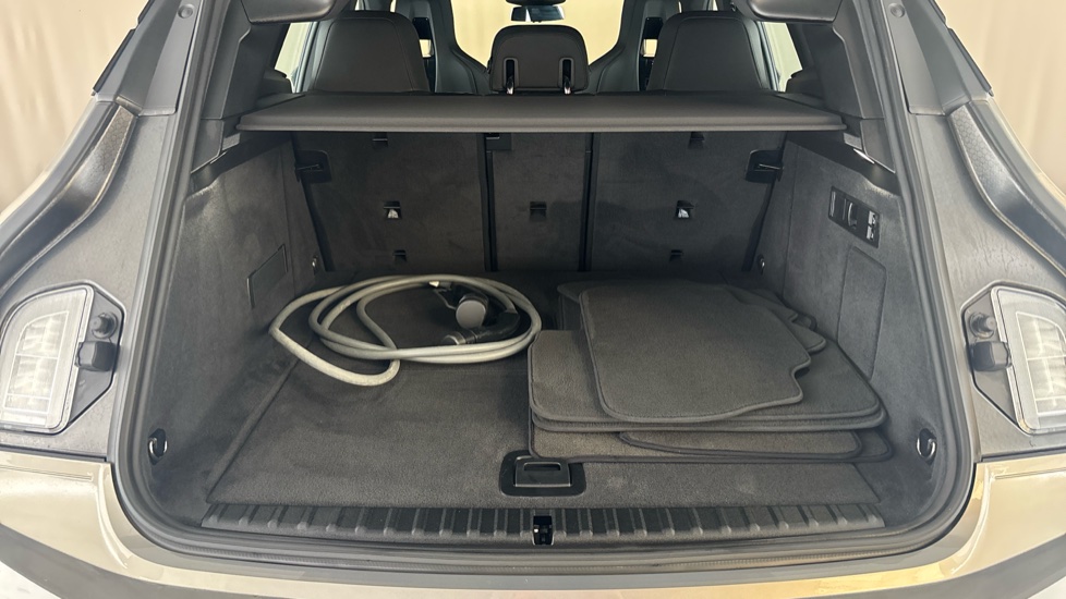 BMW iX Image 15