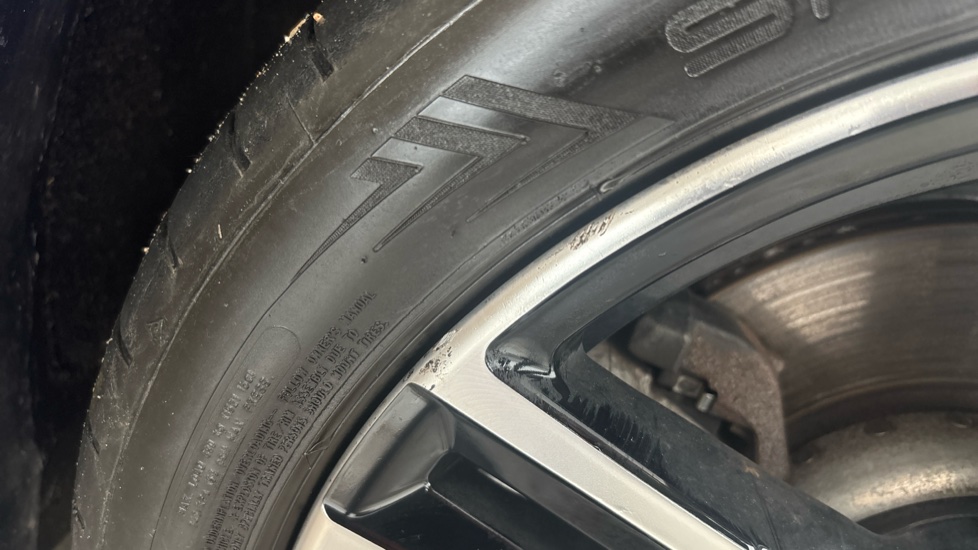 BMW 3 SERIES scuff