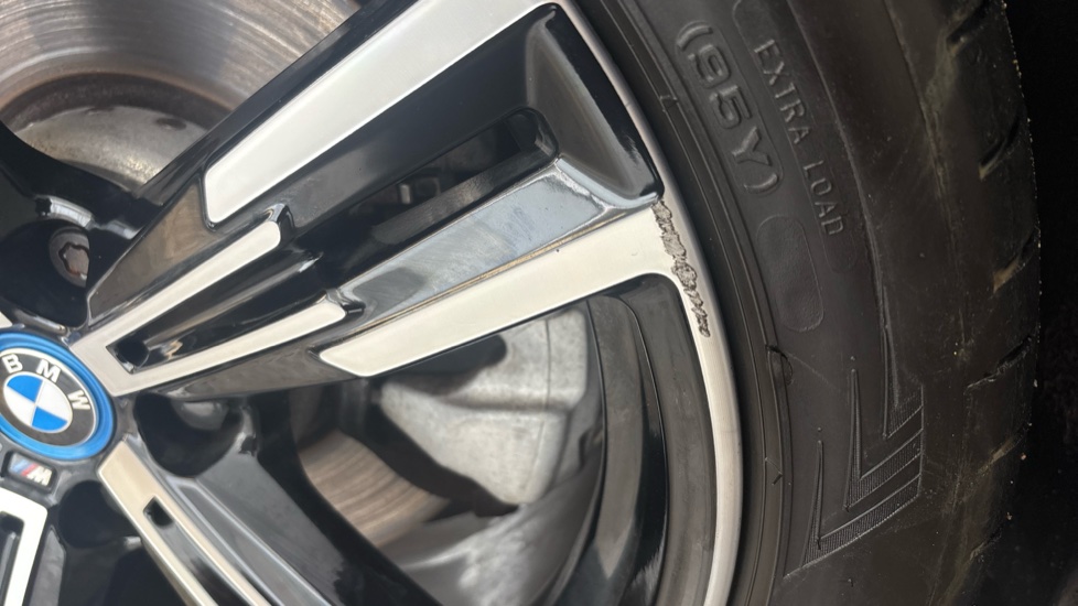 BMW 3 SERIES scuff