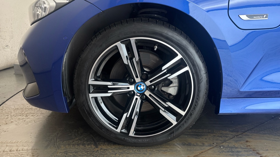 BMW 3 SERIES Image 17