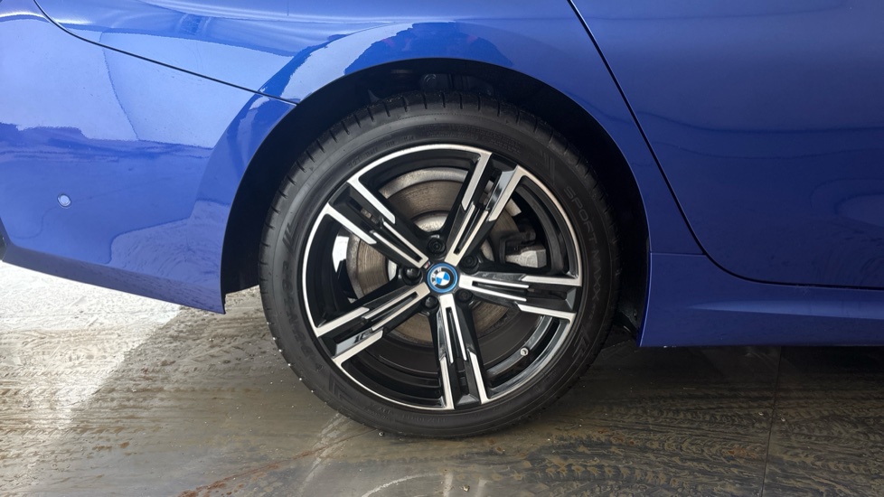 BMW 3 SERIES Image 19