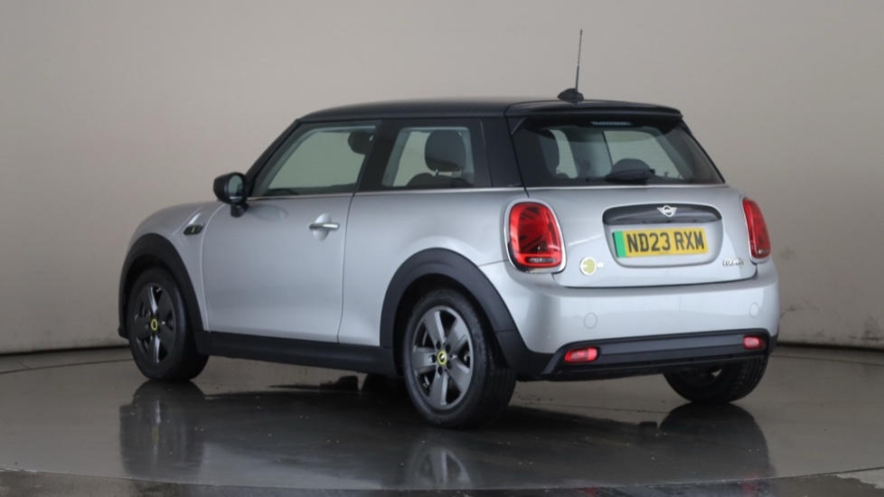 MINI HATCHBACK Image 3