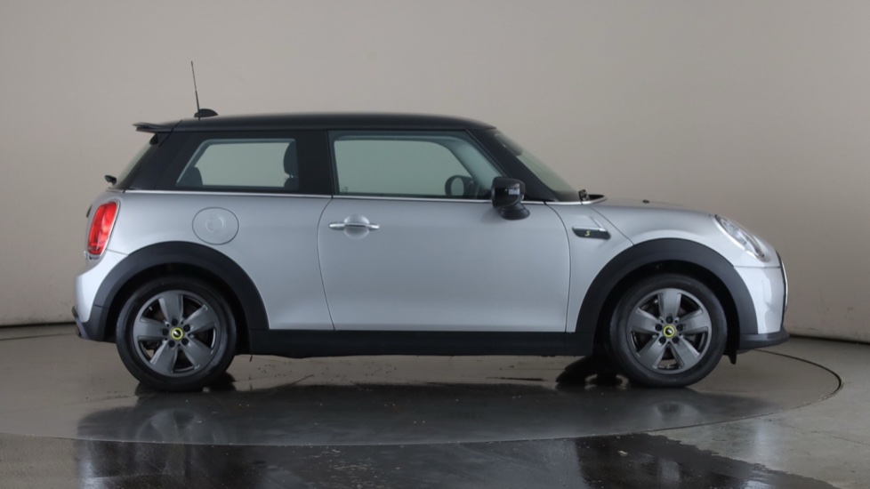 MINI HATCHBACK Image 6