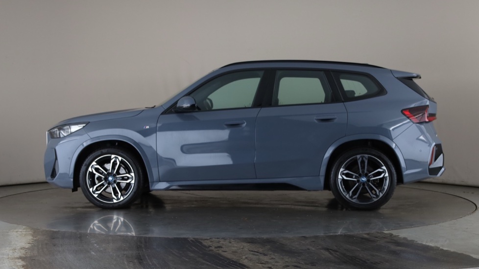 BMW iX1 Image 2