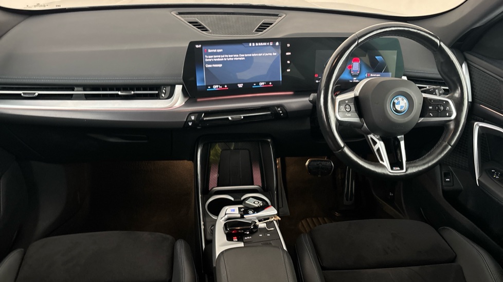 BMW iX1 Image 11