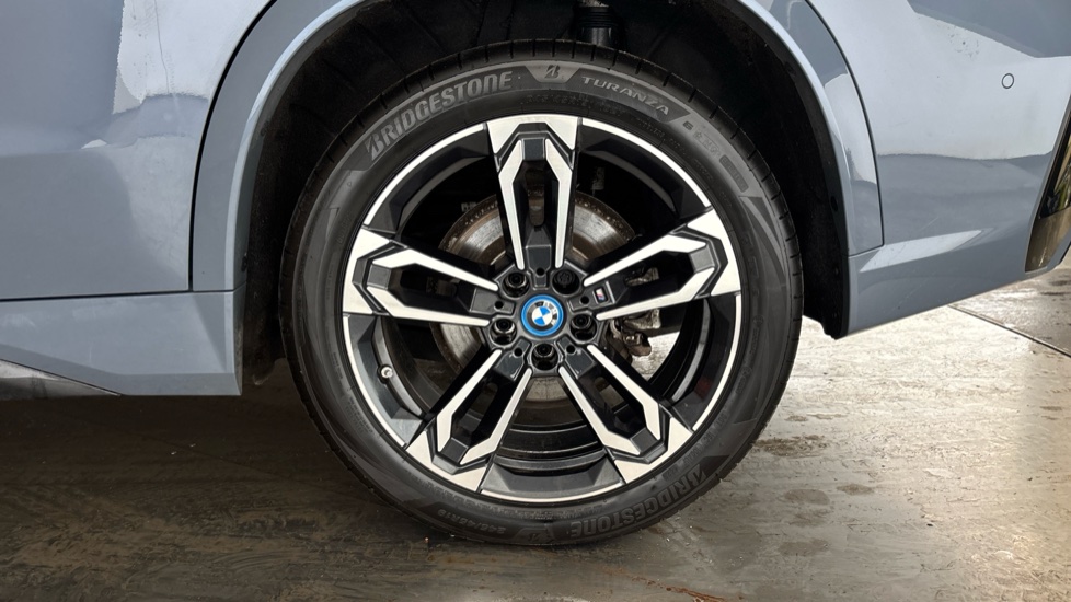 BMW iX1 Image 18