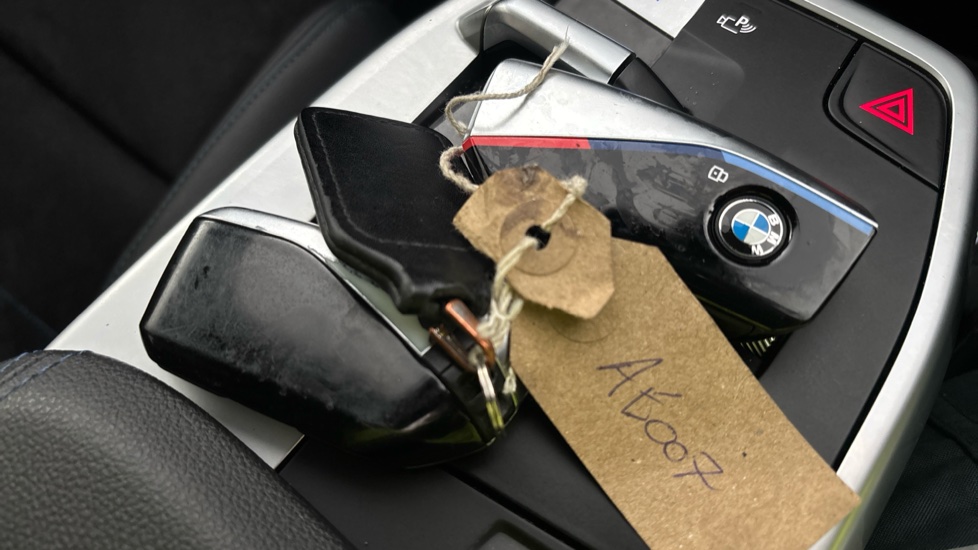 BMW iX1 2 keys