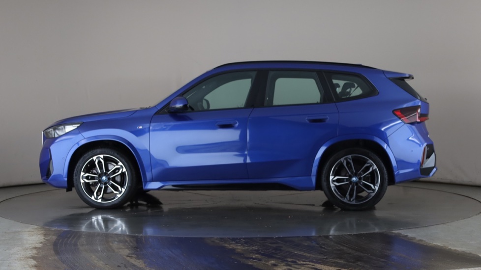 BMW iX1 Image 2