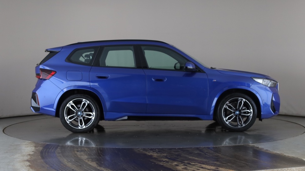 BMW iX1 Image 6