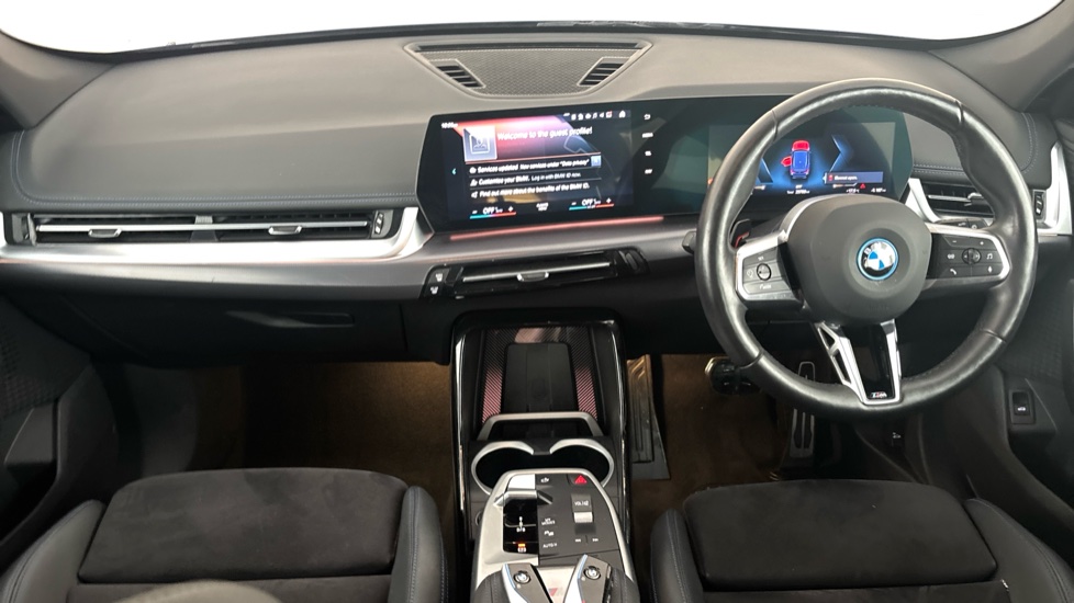 BMW iX1 Image 11