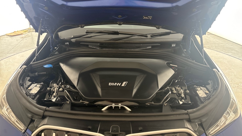 BMW iX1 Image 16