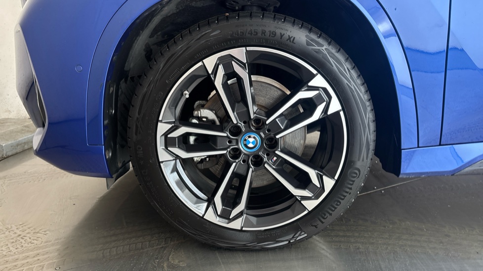 BMW iX1 Image 17