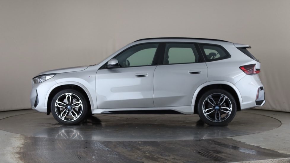BMW iX1 Image 2
