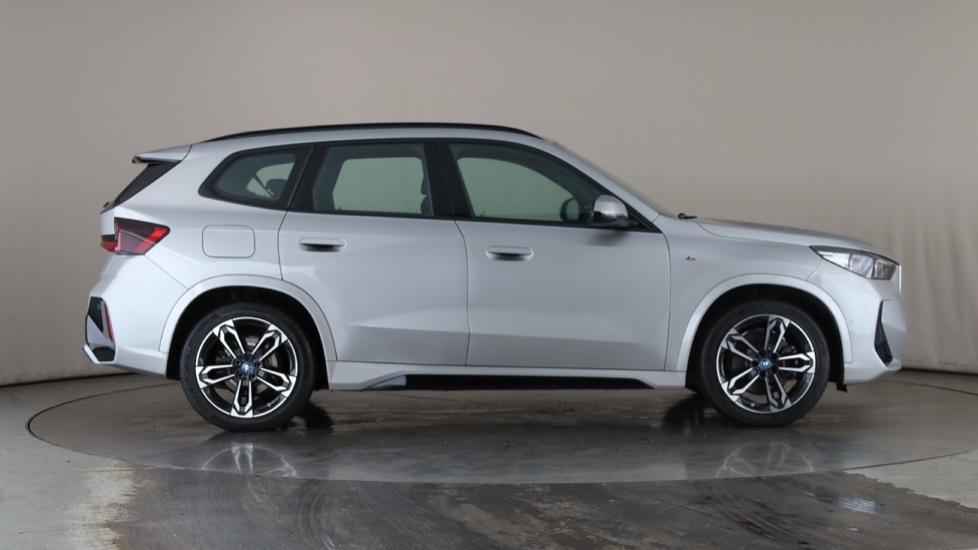 BMW iX1 Image 6