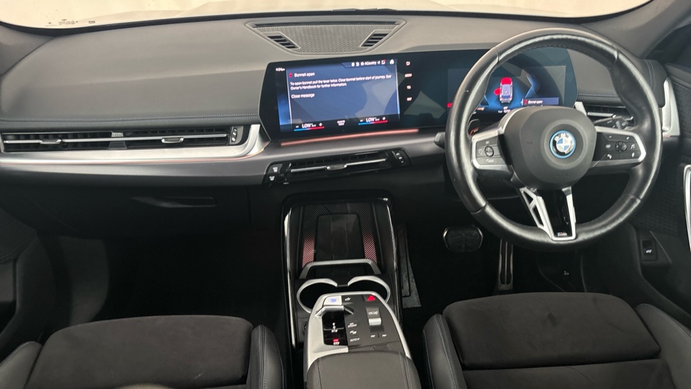 BMW iX1 Image 11