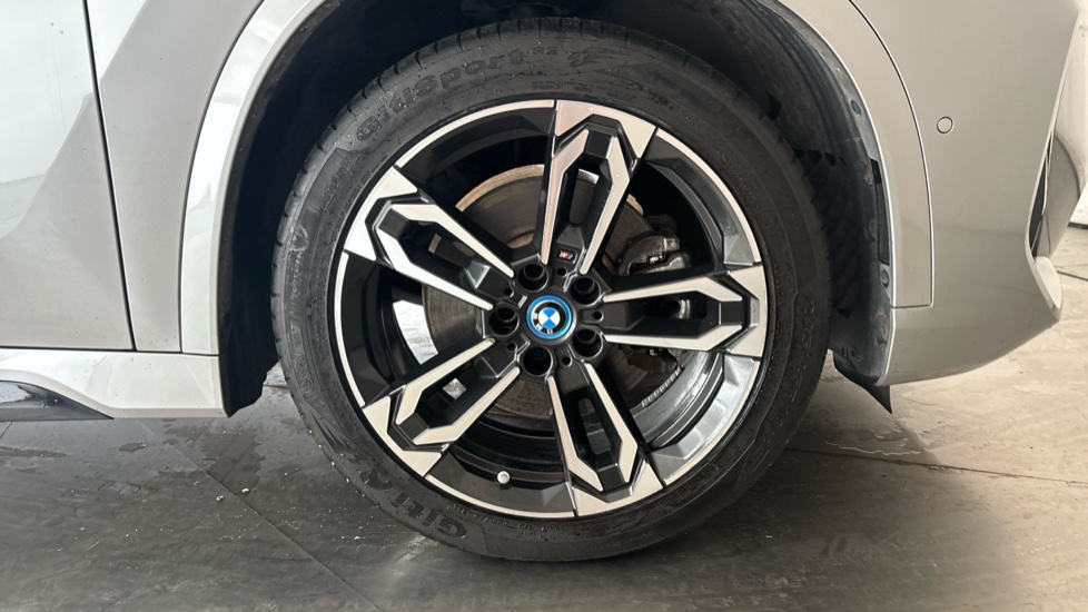 BMW iX1 Image 20