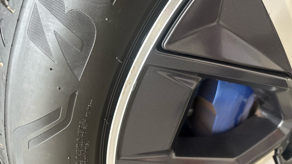 BMW iX Scuff