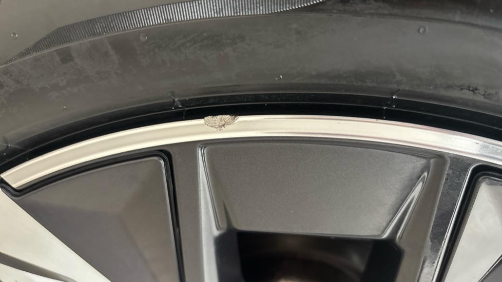 BMW iX Scuff