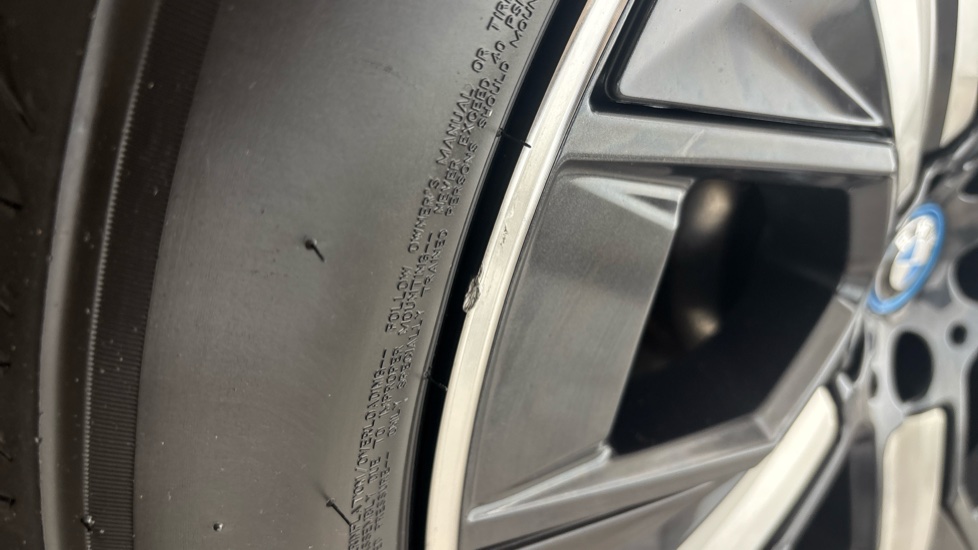 BMW iX Scuff