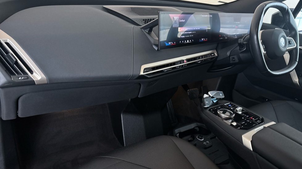 BMW iX Image 10