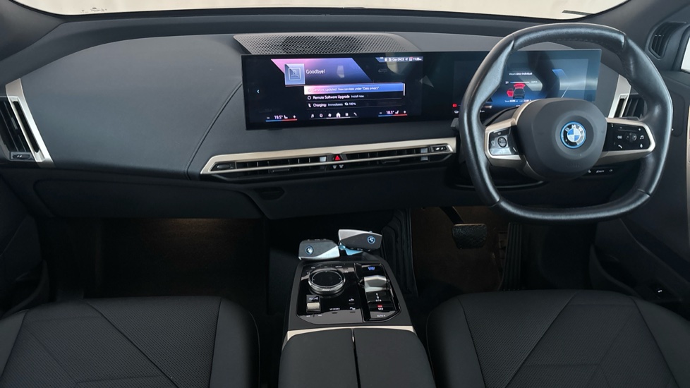 BMW iX Image 11