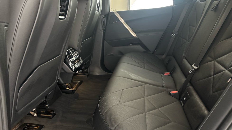 BMW iX Image 14