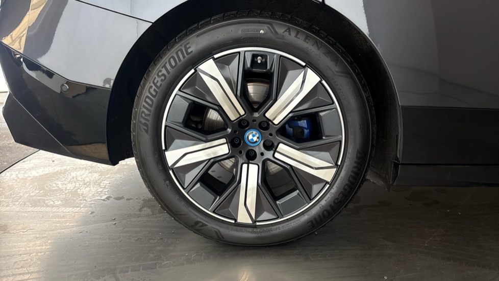 BMW iX Image 19