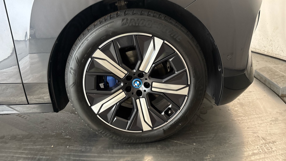 BMW iX Image 20