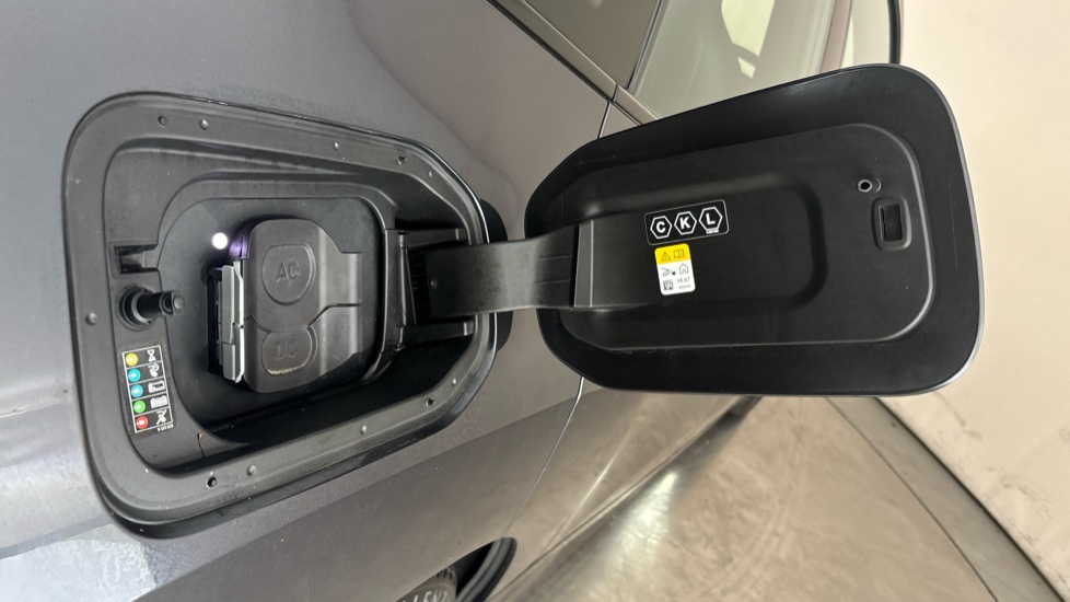 BMW iX Image 21