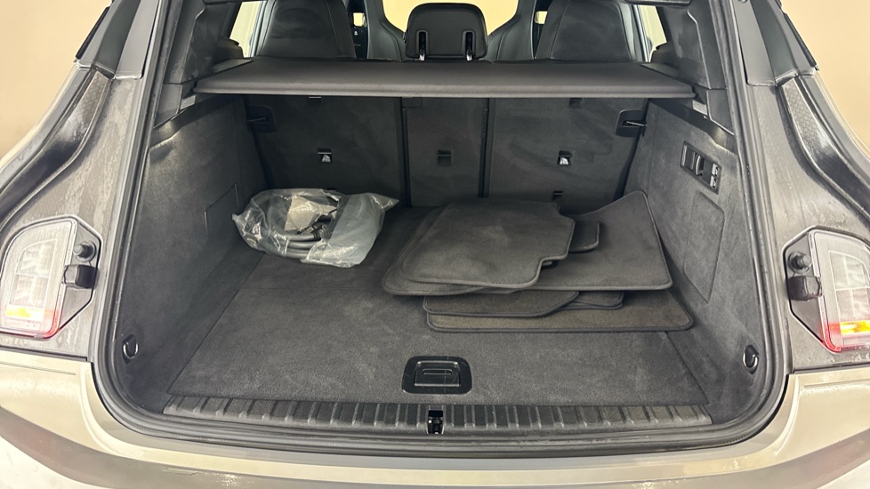 BMW iX Image 15